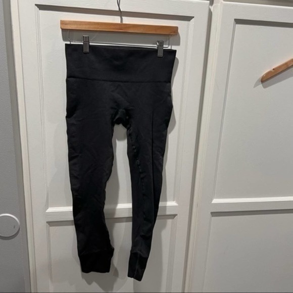 LuluLemon Ebb to Street Pant - Picture 7 of 14